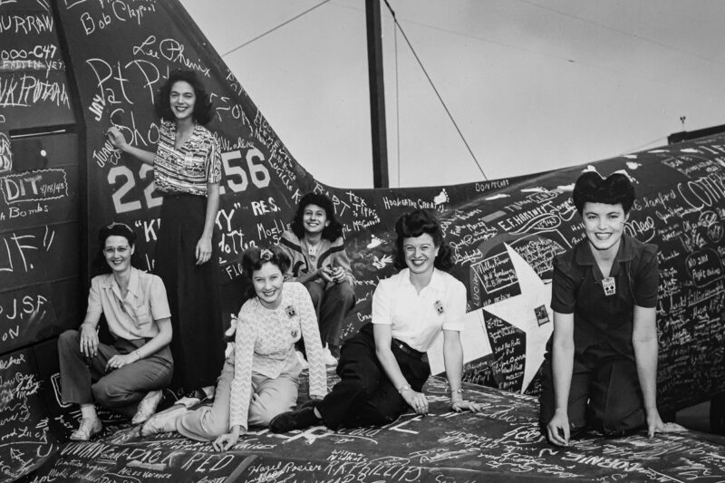 Women working for Boeing during WWII the Rosies
