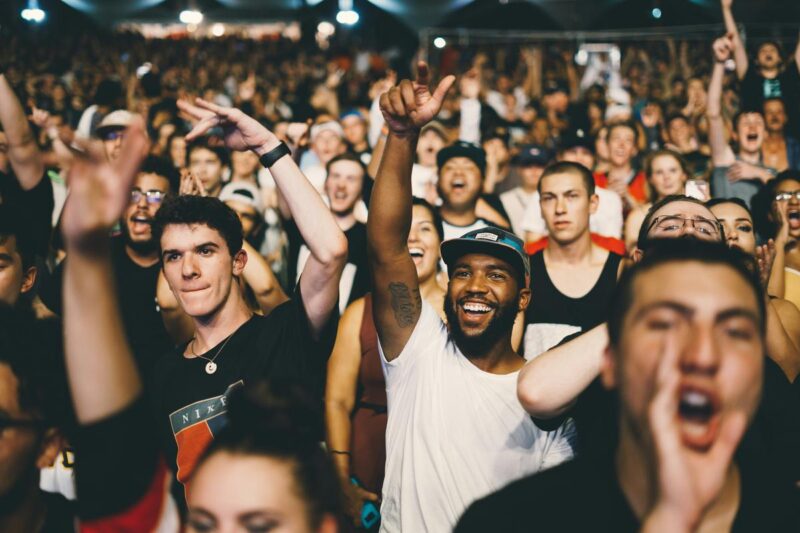 Cheering Crowd Nicholas Green Unsplash