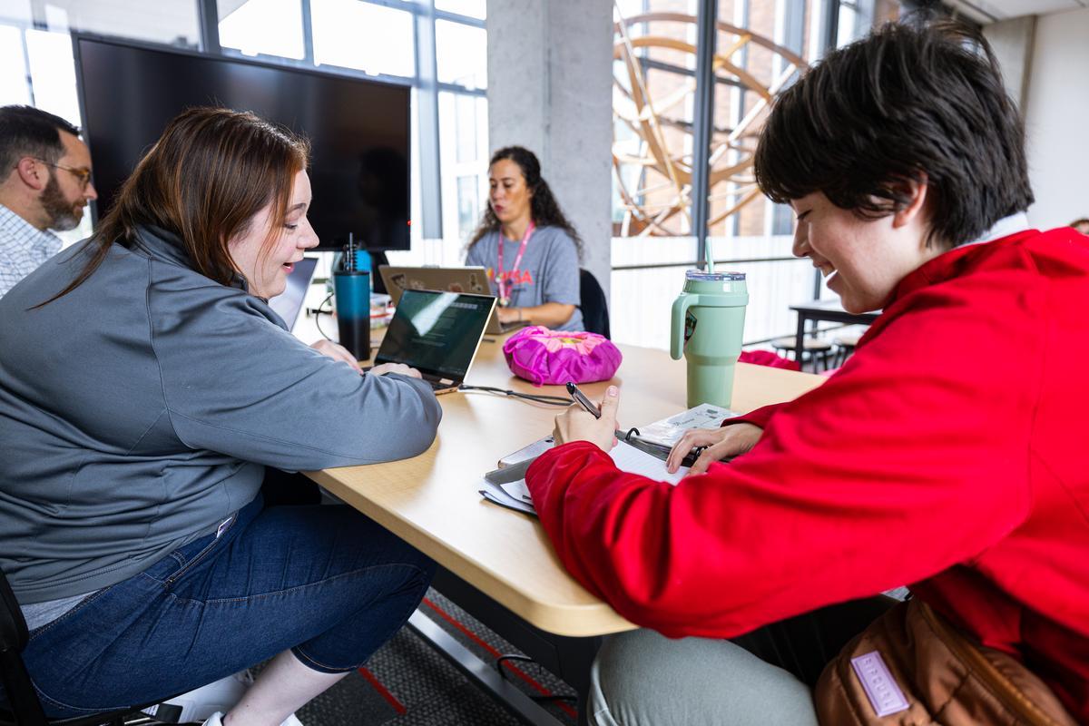 WSU Everett MESA Center students at table