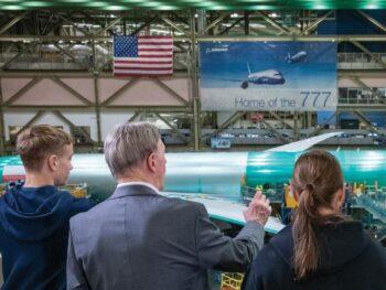 boeing plant tour viewing area