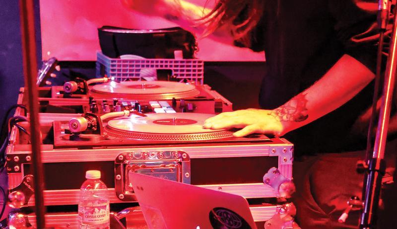 summer snohomish dj performance live music