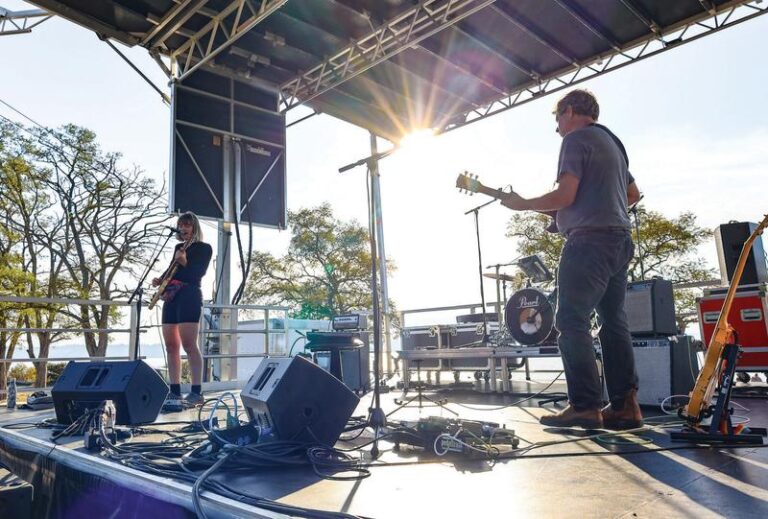 summer snohomish live music performance